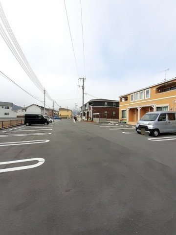 ストーンズ三次ｙｕ　Ⅳの駐車場|駐車場があります