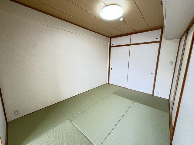 グレーシィ須磨アルテピアⅡ番街の和室|日本らしい落ち着いた雰囲気の和室です