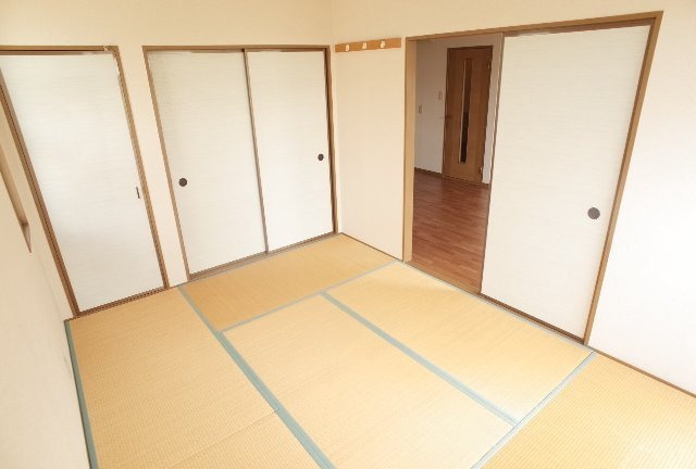エスペランサ舞松原の和室