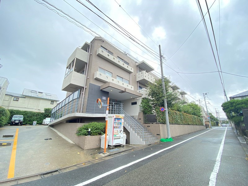 コンフォリア学芸大学の外観