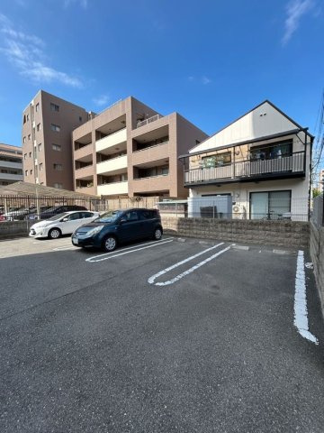 クラシェス新長田の駐車場