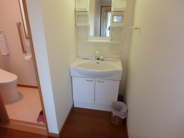 M0253H 南伊豆町湊中古住宅の独立洗面台