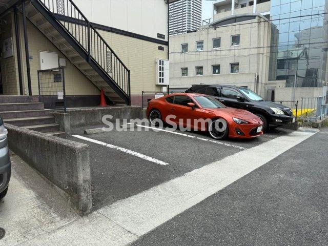 ドルフ御影の駐車場