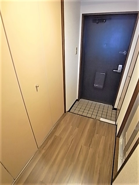 ロマネスク甲南の玄関