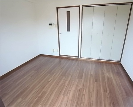ロマネスク甲南の居間・リビング