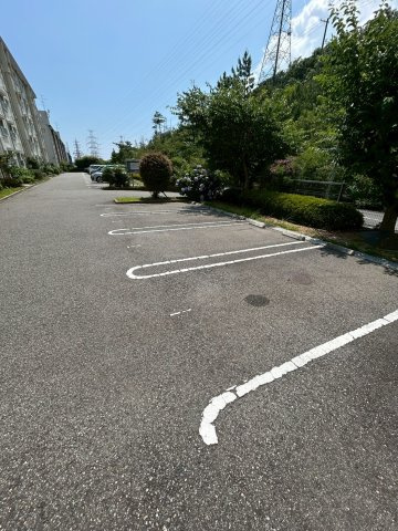渦ケ森コーポ　６号棟の駐車場
