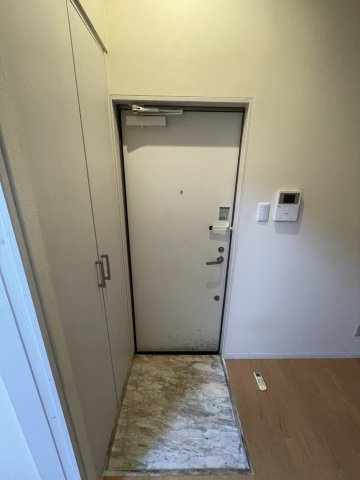 二葉町3丁目賃貸の玄関