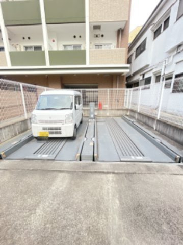 スワンズ新神戸ウィータの駐車場