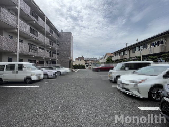 パーク・ウエストの駐車場