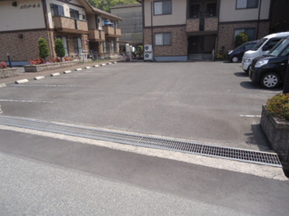 【駐車場】 | メゾンドール　A | 駐車場完備です