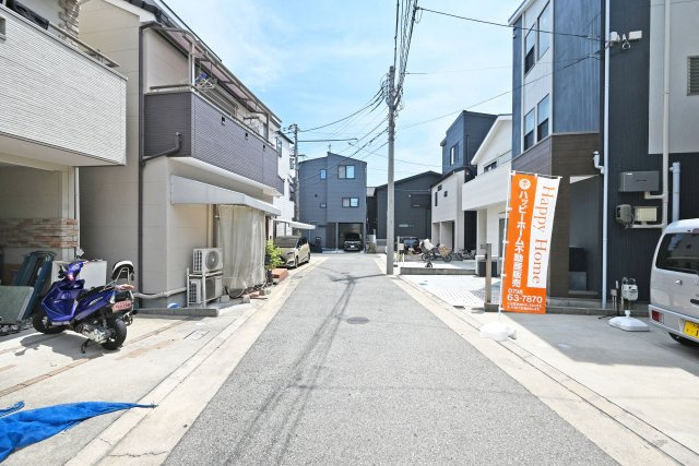 尼崎市浜3丁目中古戸建│2SLDK+駐車1台可（制限有）の前面道路含む現地写真|前面道路幅は約4.6ｍ幅です。