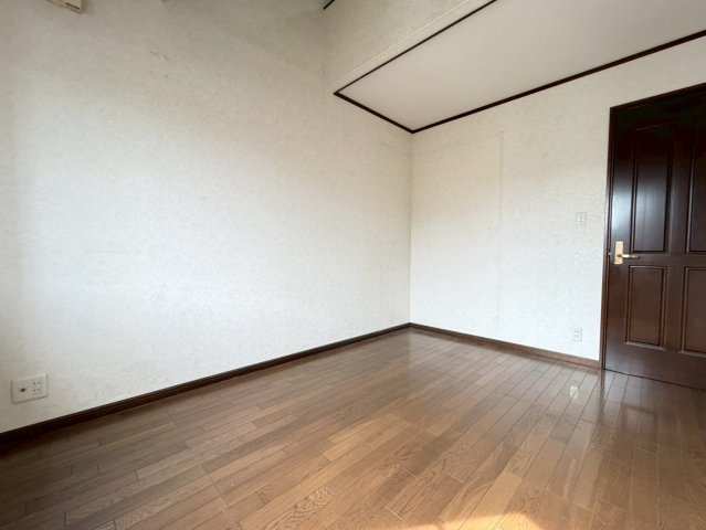 入間市東藤沢７丁目　中古戸建の洋室|6/16　撮影