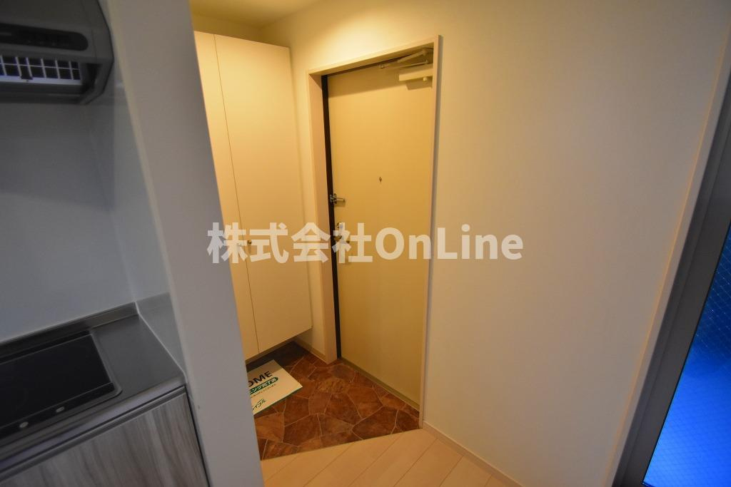 東大阪市上小阪１丁目のアパートの玄関