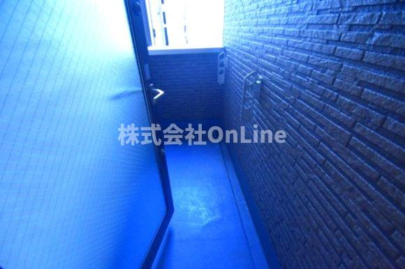 東大阪市上小阪１丁目のアパートのバルコニー