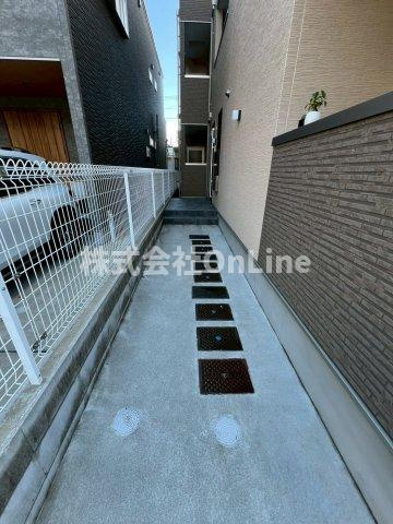 東大阪市上小阪１丁目のアパートのエントランス