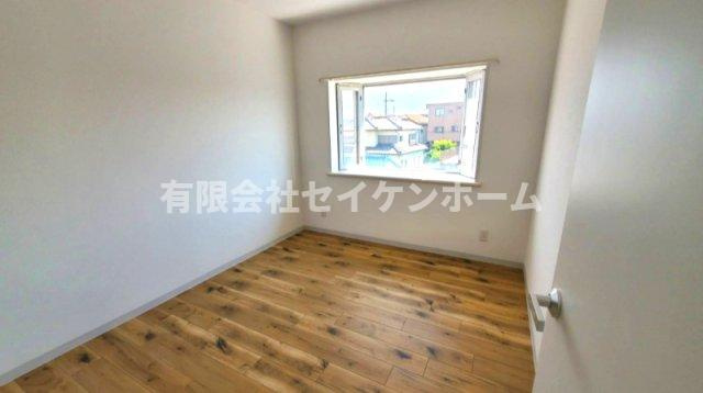 日神パレステ－ジ深谷　フルリノベーション物件の洋室