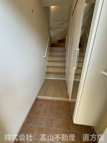 直方市大字感田のアパートの玄関