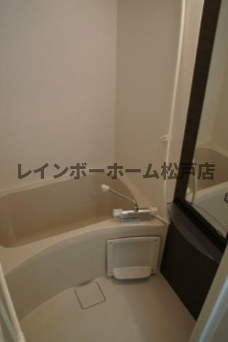 仲介手数料（賃料の1.10ヵ月）の50％OFF対象物件！の浴室