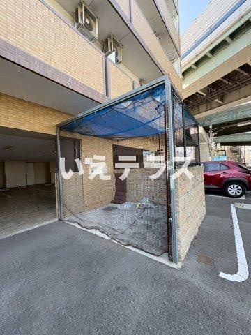 メルディアキューブ新長田の駐車場