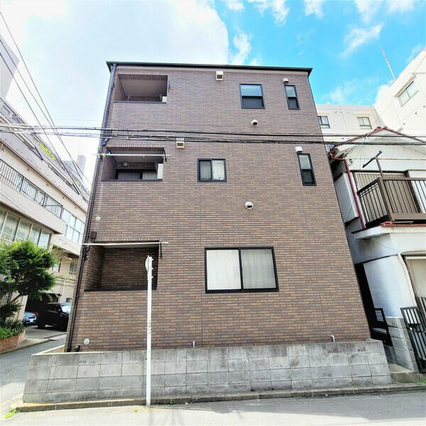 横浜市鶴見区生麦１丁目のアパートの外観