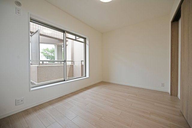 アンビエント西宮仁川アールブリーズの子供部屋|子ども部屋に適した広さがあり、学習机やベッドもゆったりとレイアウトできます。