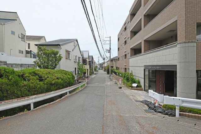 アンビエント西宮仁川アールブリーズの周辺|周辺にスーパー・コンビニがあり、生活施設が身近にそろった利便性の高い住環境です。