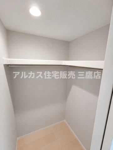 デュオ府中駅前の収納|衣類や大きな荷物もまとめて整理・整頓できる、使い勝手の良いウォークインクローゼット。