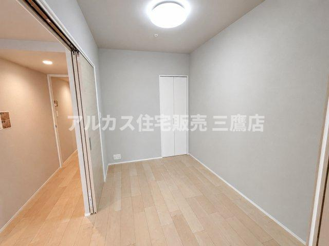 デュオ府中駅前の洋室|リビングとスムーズに行き来でき、多目的に活躍する利便性の高い洋室。