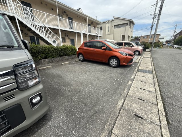 エスポワール・ヌーボーの駐車場