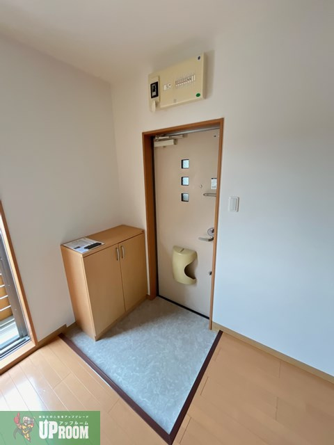 リバーサイド花長の玄関