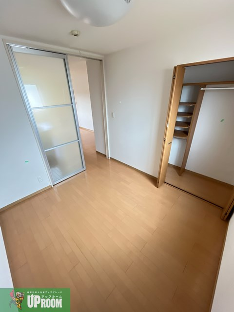 リバーサイド花長の洋室