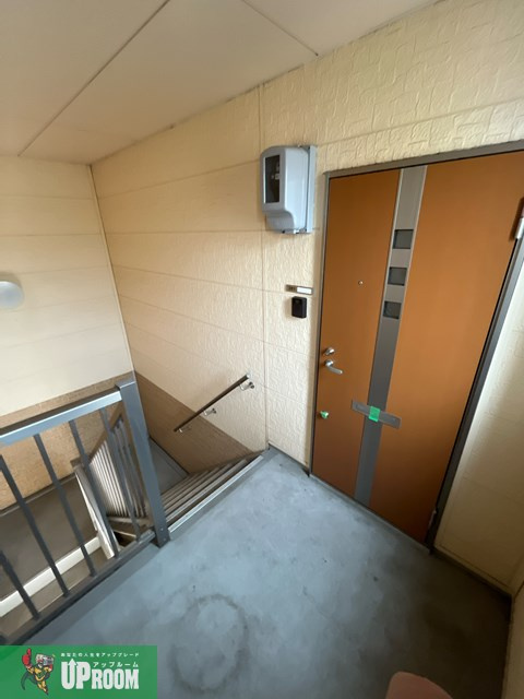 リバーサイド花長の玄関