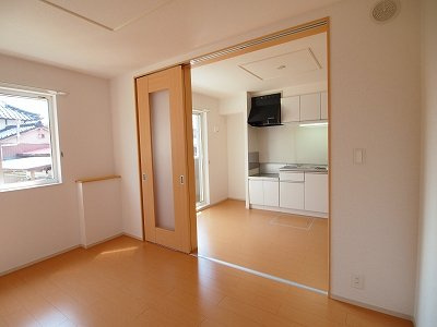 北九州市八幡西区馬場山のアパートの居間・リビング