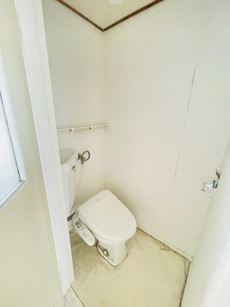 横浜市港北区岸根町の賃貸マンションのトイレ