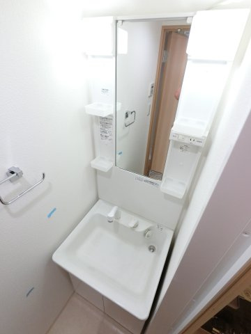 ラクラス市川の独立洗面台