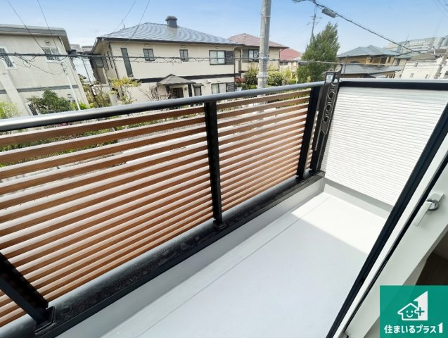神戸市北区鹿の子台北町　第1期　新築一戸建てのバルコニー|南側に面したバルコニーですので明るい日差しを取り込み洗濯物をしっかり乾かしてくれます。
