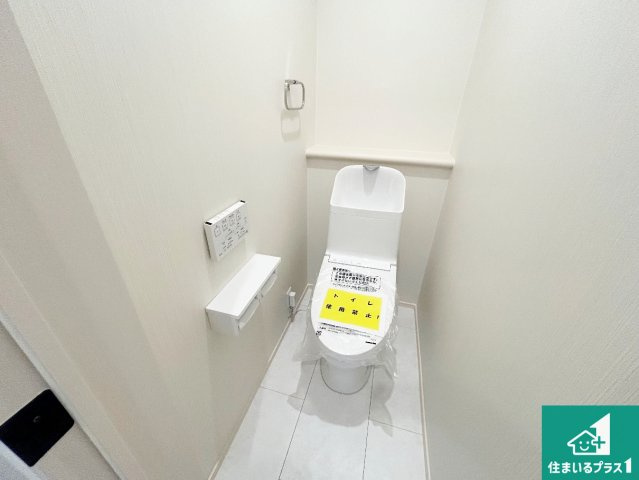 神戸市北区鹿の子台北町　第1期　新築一戸建てのトイレ|1・2階の2ヶ所にあるので、朝の忙しい時間の順番待ちもなく、深夜の利用にも大変便利です。