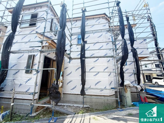 松原市立部　新築一戸建ての外観|周辺は落ち着いた街並みの住宅地！子育てがしやすい住環境です！まだ未完成ですが、現地でしかわからない事もございます。是非一度ご覧ください。