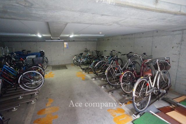 【駐輪場】 | グランドメゾン小阪 | 駐輪場は屋内・屋外があります。
