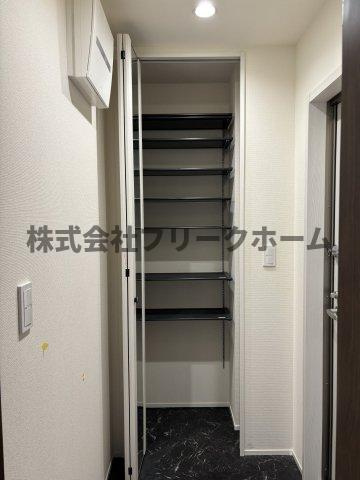 武蔵野市吉祥寺本町４丁目のアパートの玄関