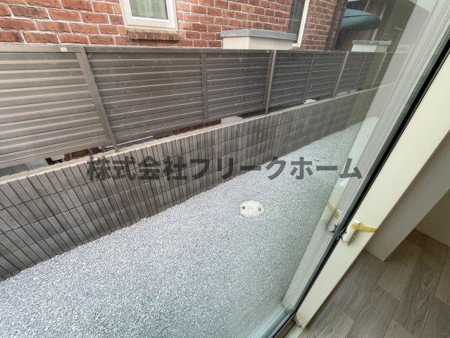 武蔵野市吉祥寺本町４丁目のアパートのバルコニー