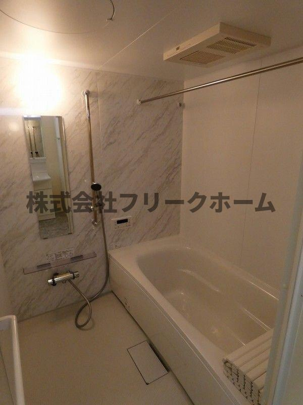 武蔵野市吉祥寺本町４丁目のアパートの浴室