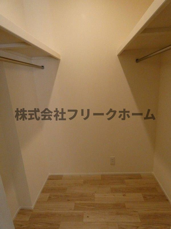 武蔵野市吉祥寺本町４丁目のアパートの収納