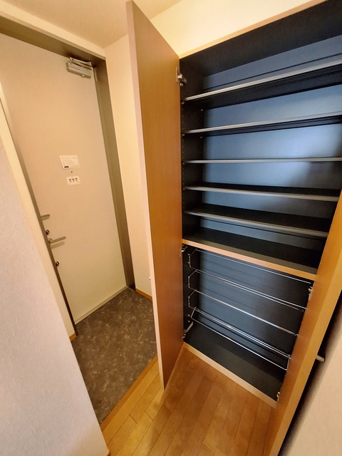 ジュネス池尻の玄関|★シューズＢＯＸ★