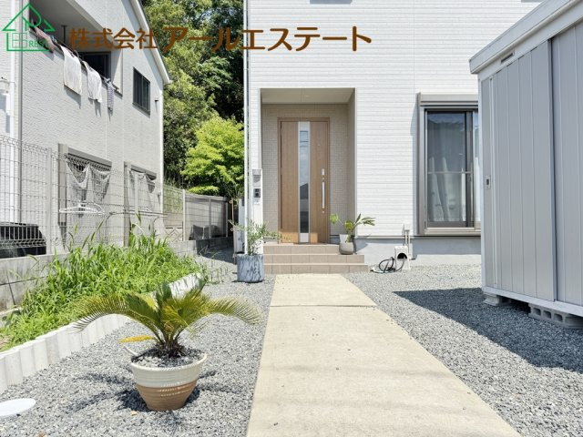 姫路市広畑区西蒲田　　　中古戸建の玄関
