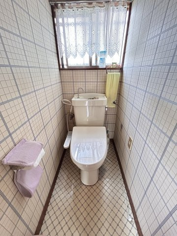 あきる野市牛沼中古戸建♪各室収納、駐車場2台可能です☆のトイレ