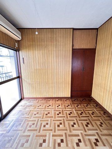 あきる野市牛沼中古戸建♪各室収納、駐車場2台可能です☆の洋室