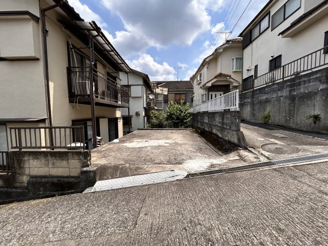 あきる野市牛沼中古戸建♪各室収納、駐車場2台可能です☆の駐車場