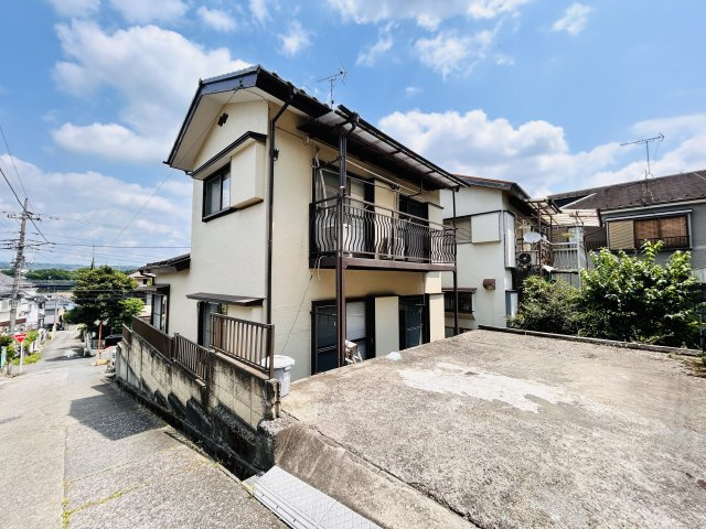 あきる野市牛沼中古戸建♪各室収納、駐車場2台可能です☆の外観