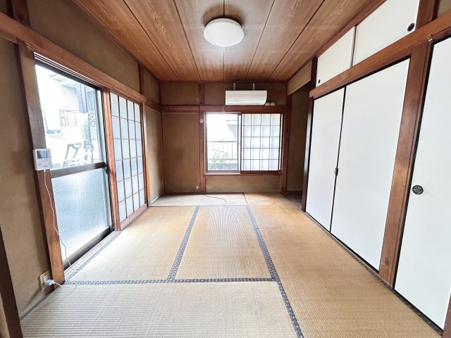 あきる野市牛沼中古戸建♪各室収納、駐車場2台可能です☆の内装